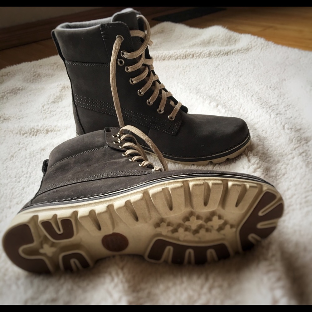 Timberland Boots!! Women’s size 8!